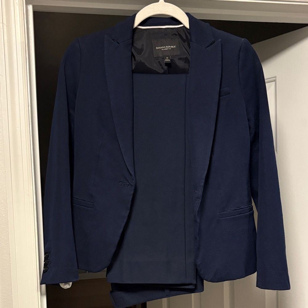 Banana Republic Classic Fit Blazer with matching Logan pant